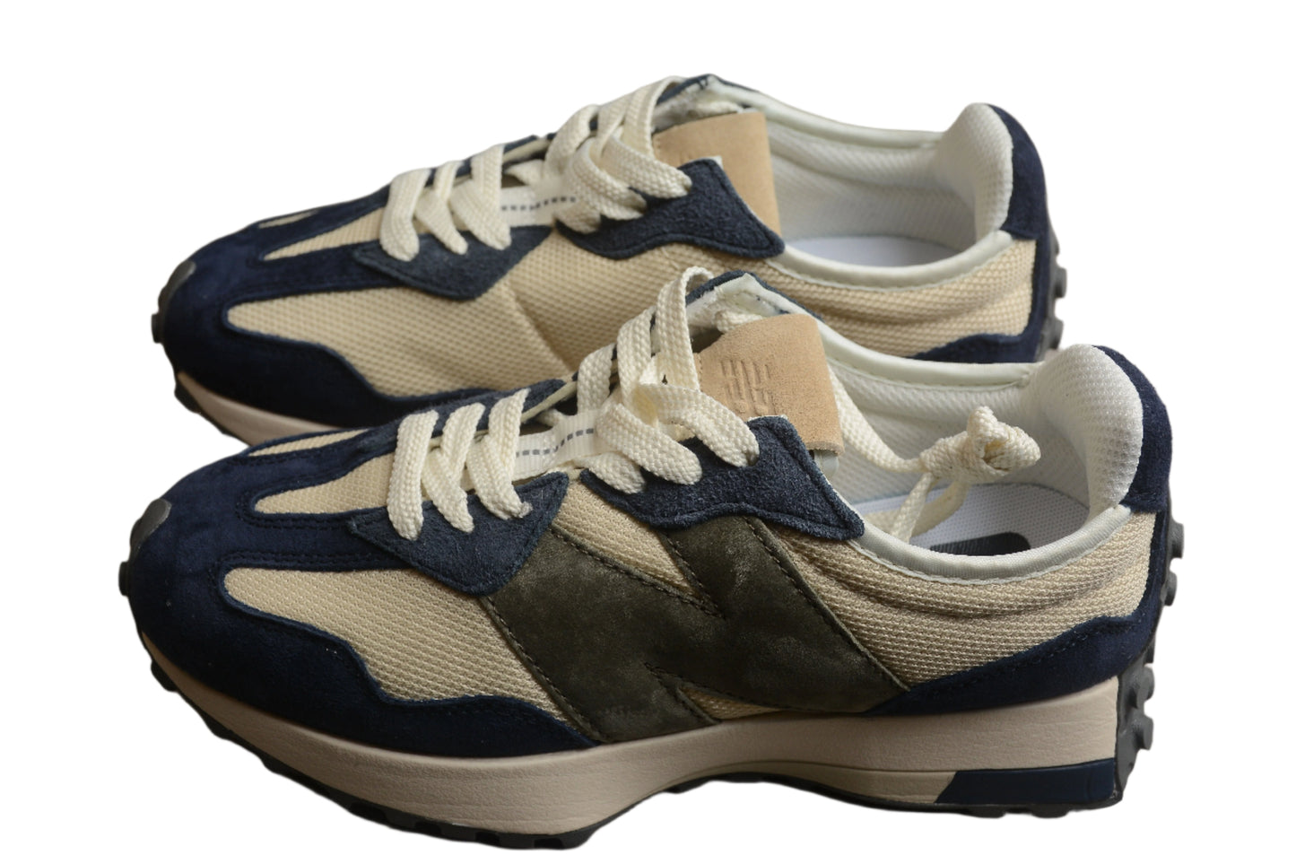 New Balance 327