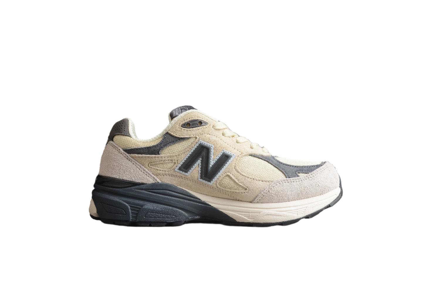 New Balance 990v3