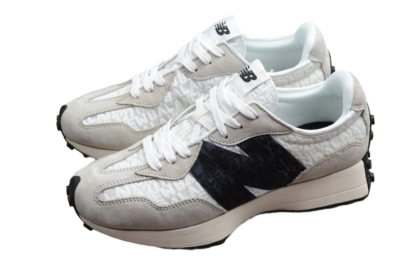 New Balance 327