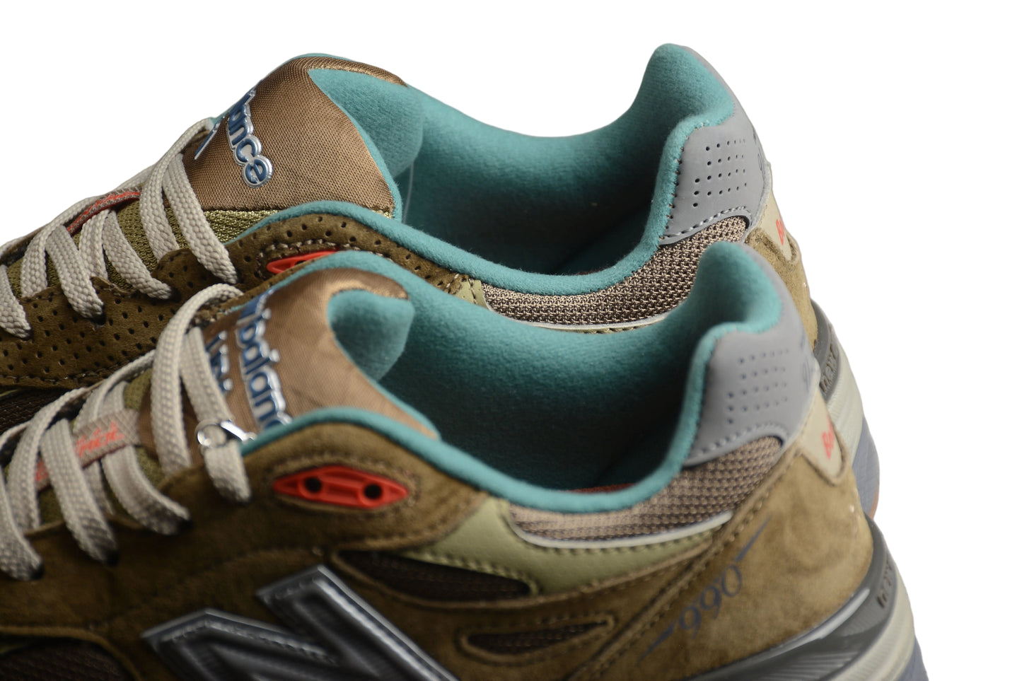 New Balance 990v3