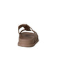 Chinelo com Fivela Dourada
