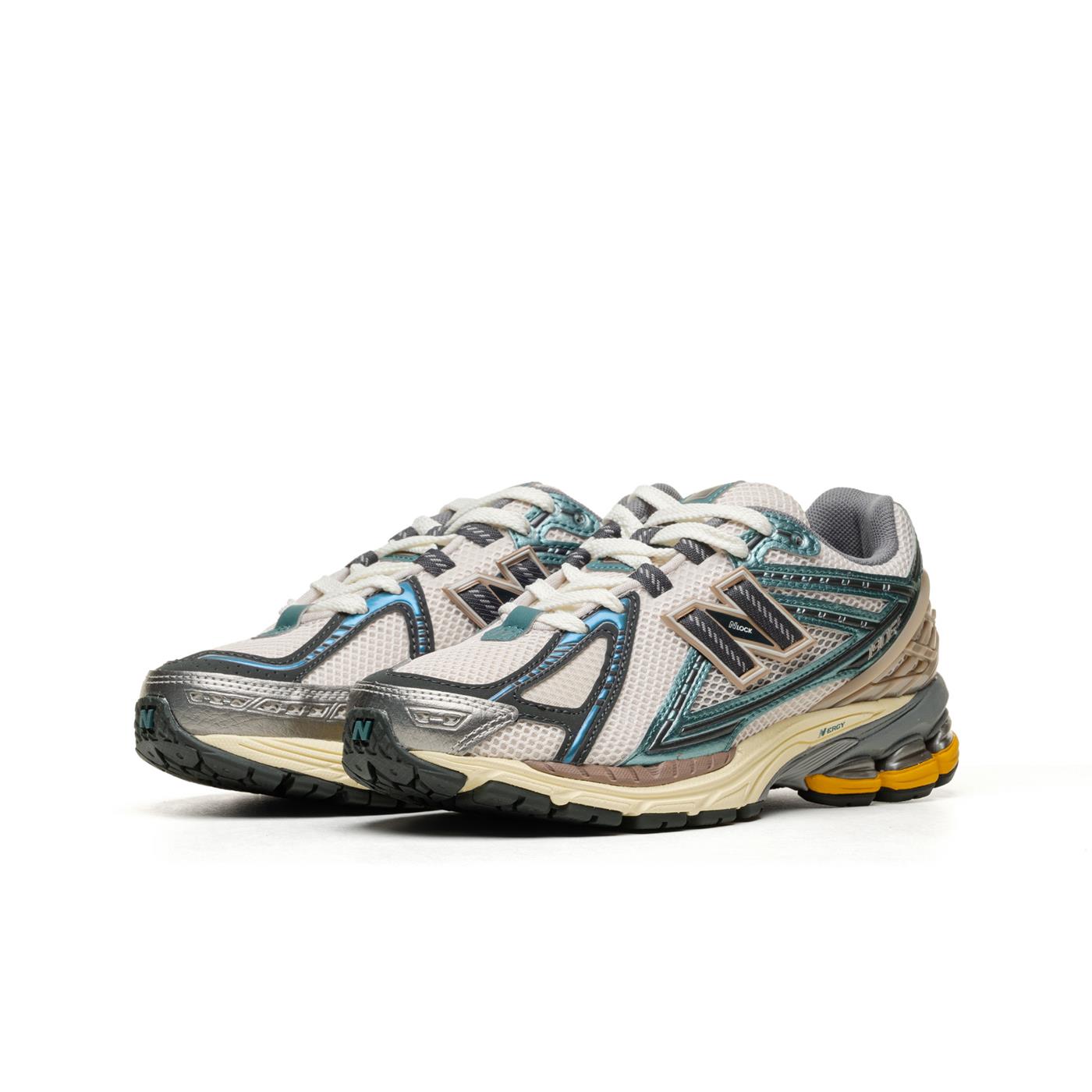 New Balance  1906R